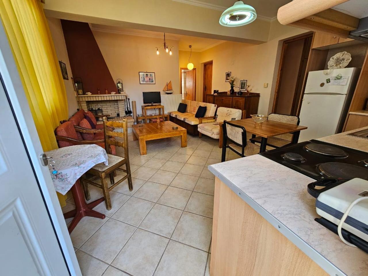 Eva'S Apartment Poros  Exterior photo